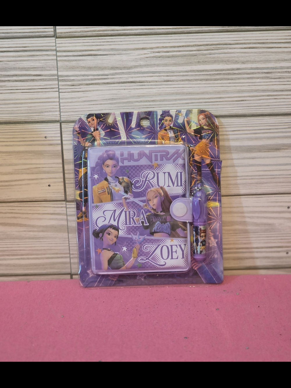 KPOP DEMON HUNTERS HUNTRIX GIRLS MEDIUM SIZE STATIONARY SET